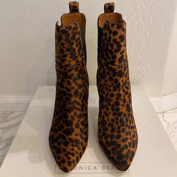 Veronica Beard Shoes - VERONICA BEARD barely worn boots